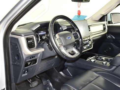 Used 2023 Ford Expedition XLT AWD/4WD image 25