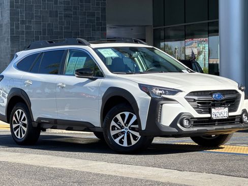 Certified 2025 Subaru Outback Premium AWD/4WD image 2