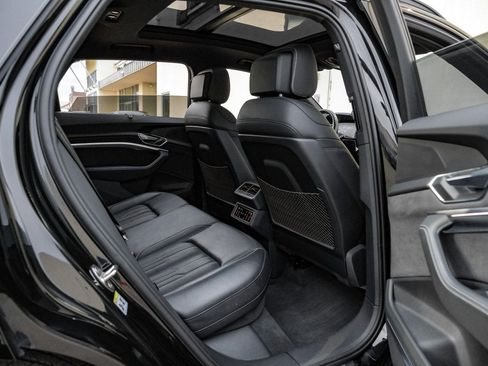 Used 2022 Audi e-tron Chronos w/ Chronos Package image 44