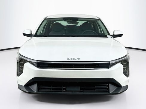 Used 2025 Kia K4 FWD image 2