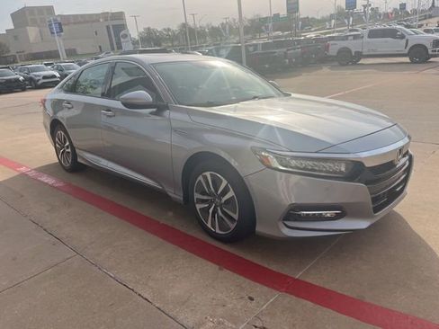 Used 2019 Honda Accord Touring image 4