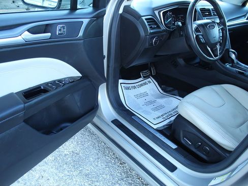 Used 2015 Ford Fusion Titanium image 16