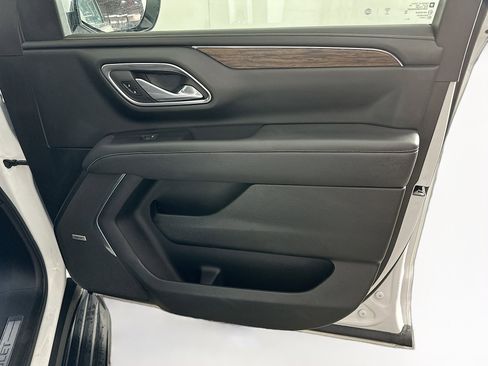 Used 2023 Chevrolet Suburban Premier image 34