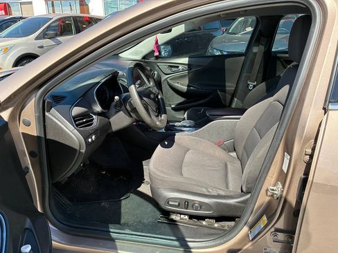 Used 2019 Chevrolet Malibu LT FWD image 4