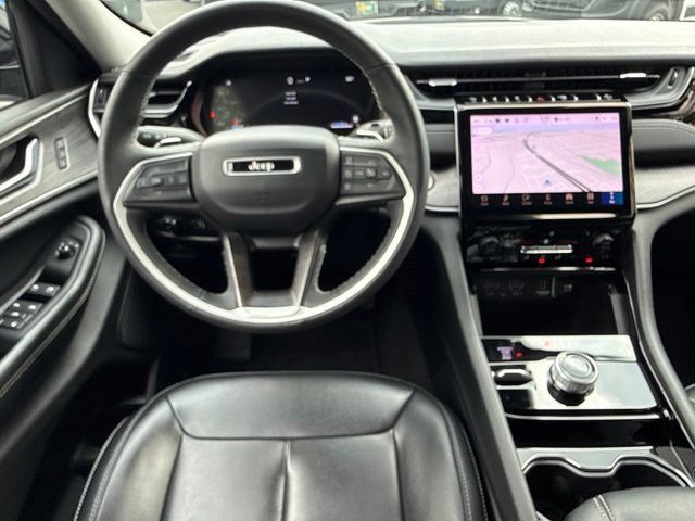Used 2023 Jeep Grand Cherokee Limited w/ Black Appearance Package AWD/4WD image 23