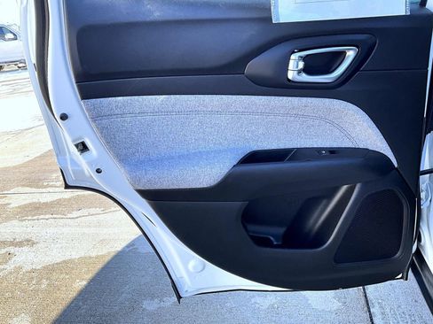 Used 2022 Jeep Compass Latitude image 21