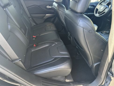 Used 2021 Jeep Cherokee Limited image 14