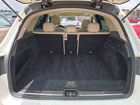 Used 2018 Mercedes-Benz GLC 300 4MATIC w/ Multimedia Package image 10