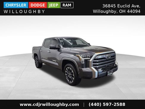 Used 2025 Toyota Tundra Limited AWD/4WD image 3