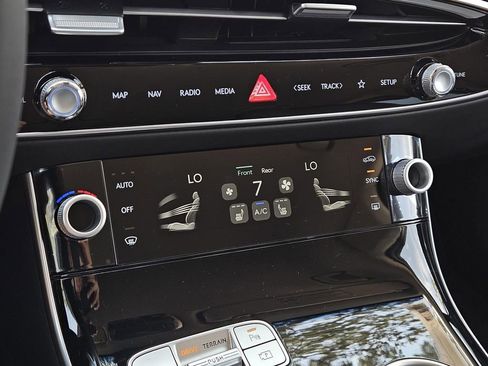 New 2026 Genesis GV70 2.5T image 25