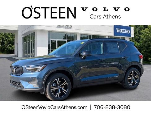 Used 2026 Volvo XC40 B5 Core AWD/4WD image 1