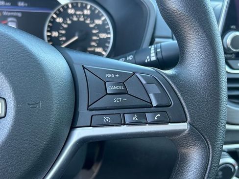 Used 2024 Nissan Altima 2.5 SV FWD image 19