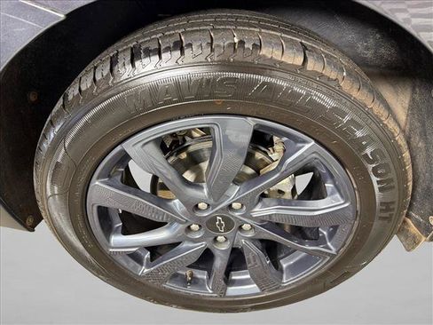 Used 2023 Chevrolet Equinox RS FWD image 18