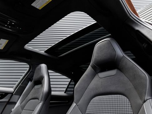 Certified 2025 Porsche Panamera Turbo S image 16