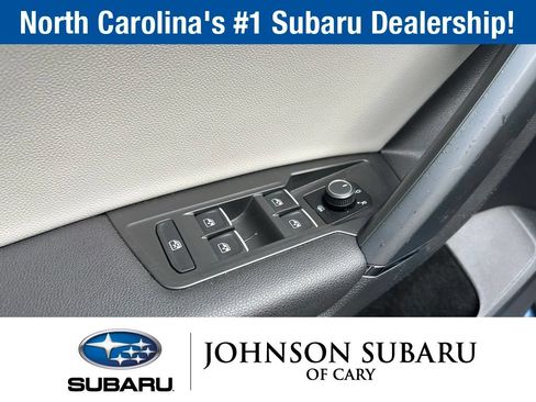 Used 2019 Volkswagen Tiguan SE w/ Panoramic Sunroof Package FWD image 16