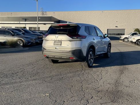 Used 2023 Nissan Rogue SV image 8