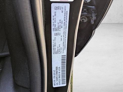 Used 2022 RAM 1500 Laramie AWD/4WD image 15