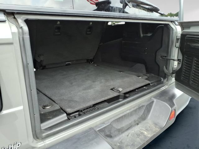 Used 2021 Jeep Wrangler Unlimited Rubicon AWD/4WD image 11