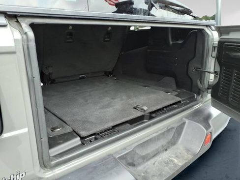 Used 2021 Jeep Wrangler Unlimited Rubicon AWD/4WD image 11