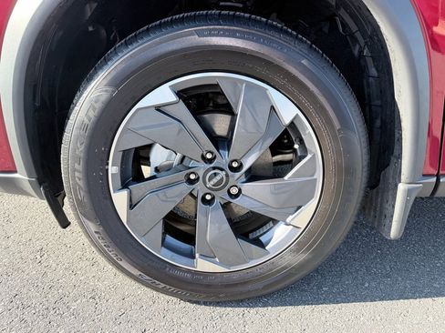 Used 2025 Nissan Rogue SV image 33