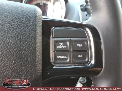 Used 2016 Dodge Grand Caravan SE FWD image 28