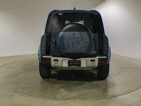 Used 2023 Land Rover Defender 90 S AWD/4WD image 4