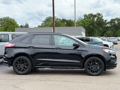 Certified 2024 Ford Edge SE w/ Black Appearance Package AWD/4WD image 32