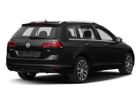 Used 2016 Volkswagen Golf S image 2