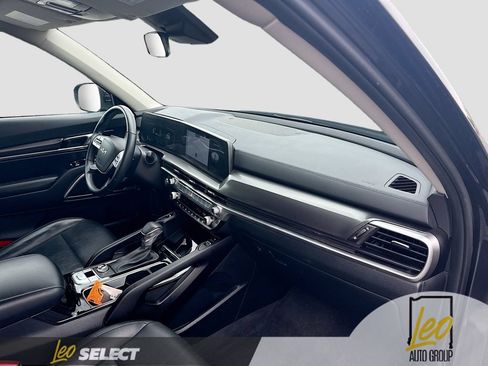 Used 2025 Kia Telluride S AWD/4WD image 34