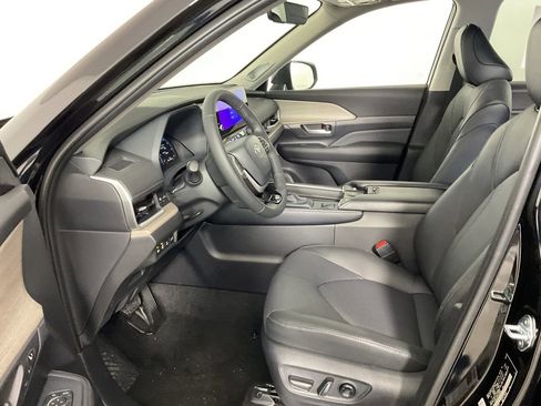 New 2026 Toyota Grand Highlander Limited image 16