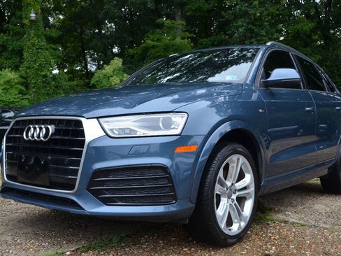 Used 2018 Audi Q3 2.0T Premium w/ Convenience Package FWD image 2