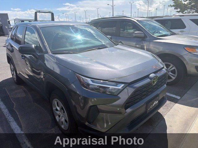 Used 2023 Toyota RAV4 LE AWD/4WD image 17