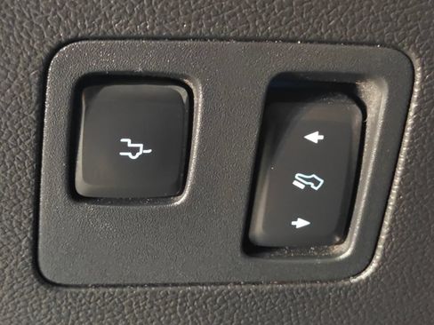 Used 2020 Ford F350 Platinum w/ FX4 Off-Road Package AWD/4WD image 15