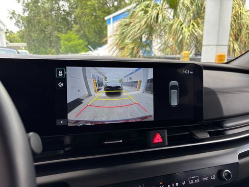Used 2026 Kia Carnival FWD image 25