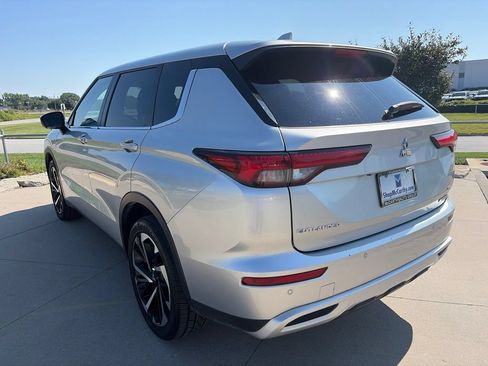 Used 2024 Mitsubishi Outlander SE FWD image 12
