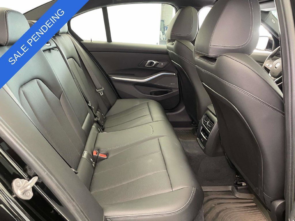 Used 2024 BMW 330i xDrive Sedan w/ Premium Package AWD/4WD image 18