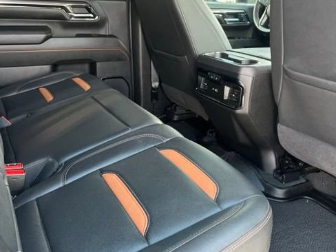 Used 2024 GMC Sierra 2500 AT4 w/ AT4 Premium Plus Package AWD/4WD image 11