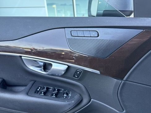 Used 2019 Volvo XC90 T6 Momentum w/ Advanced Package image 10