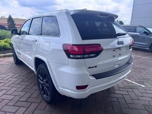Used 2021 Jeep Grand Cherokee Laredo X AWD/4WD image 4