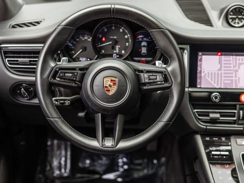 Certified 2023 Porsche Macan AWD/4WD image 13