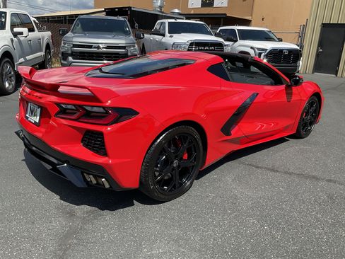 Used 2022 Chevrolet Corvette Stingray Coupe w/ Z51 Performance Package RWD image 34