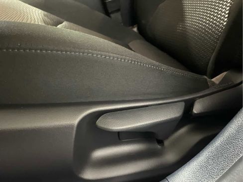 Used 2019 Toyota Prius LE image 12