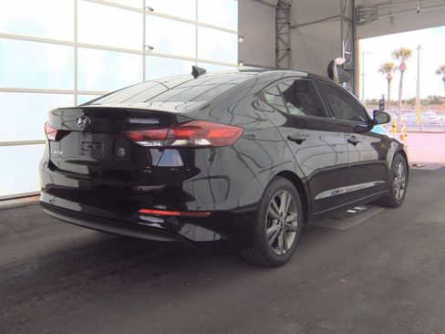 Used 2018 Hyundai Elantra SEL image 3