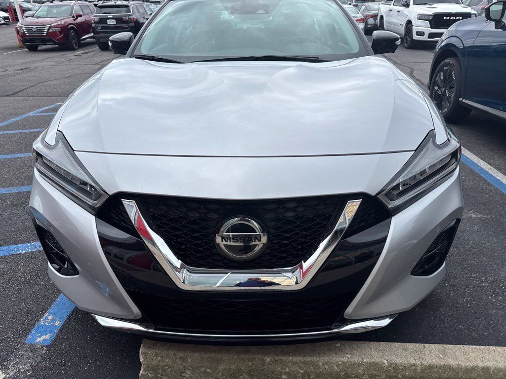 Used 2022 Nissan Maxima Platinum w/ Sport Mat Group FWD image 3