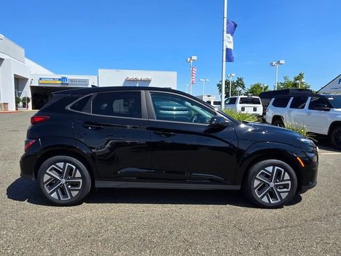 Used 2023 Hyundai Kona SEL FWD image 7