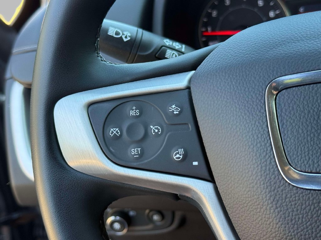 Used 2024 GMC Terrain SLT w/ LPO, Floor Liner Package AWD/4WD image 33