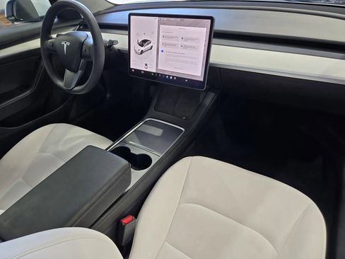 Used 2023 Tesla Model 3 Standard Range RWD image 5