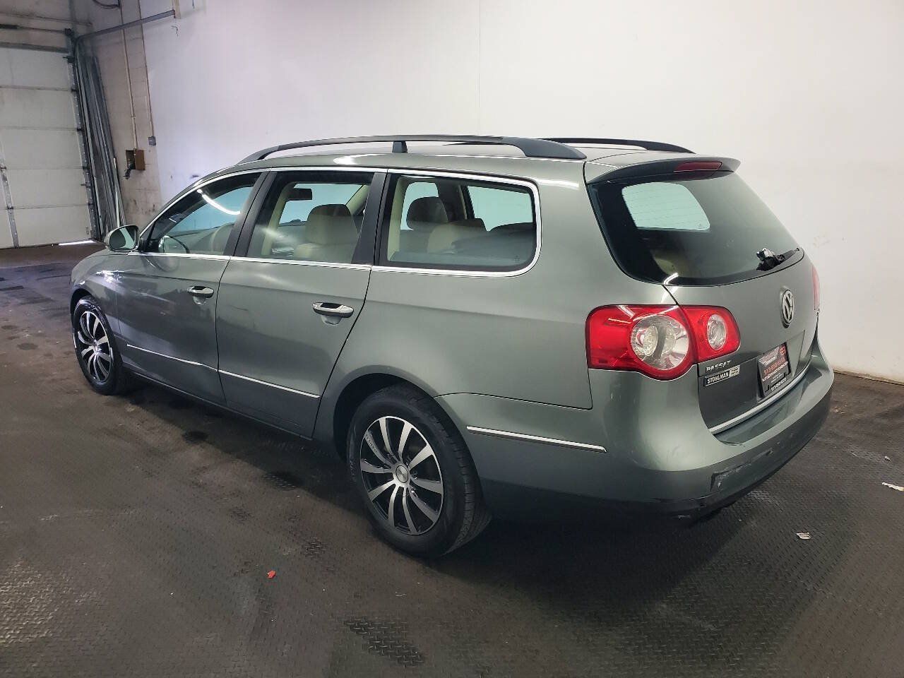 Used 2007 Volkswagen Passat 2.0T FWD image 5