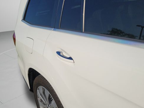 Used 2017 Mercedes-Benz GLS 450 4MATIC w/ Premium Package image 19