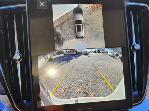 New 2026 Volvo XC90 B6 Ultra w/ Protection Package image 21